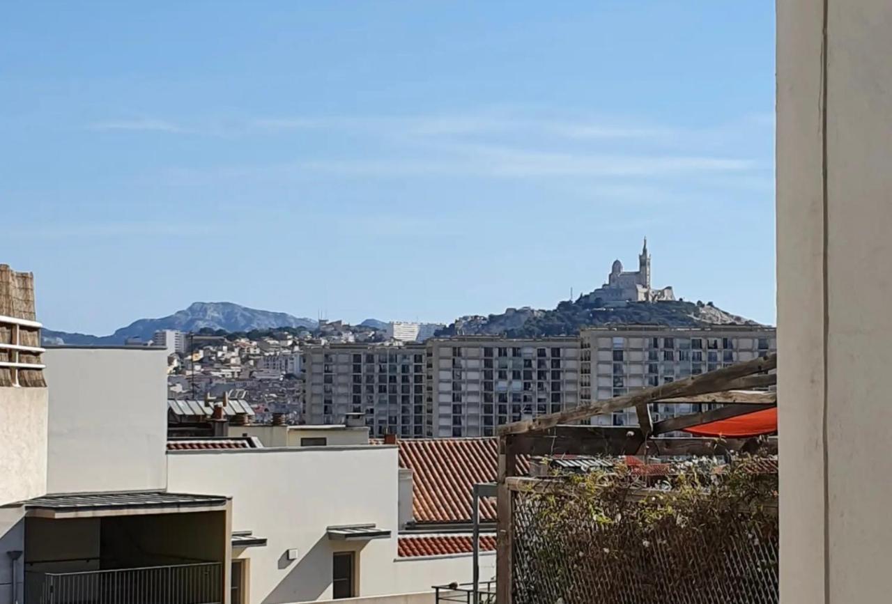Appartement entièrement rénové, ensoleillé, à 3mn de la Gare St Charles, avec la vue sur Notre-Dame de la Garde Marselha Exterior foto