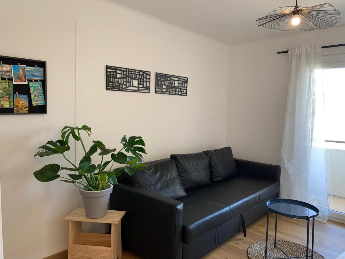Appartement entièrement rénové, ensoleillé, à 3mn de la Gare St Charles, avec la vue sur Notre-Dame de la Garde Marselha Exterior foto
