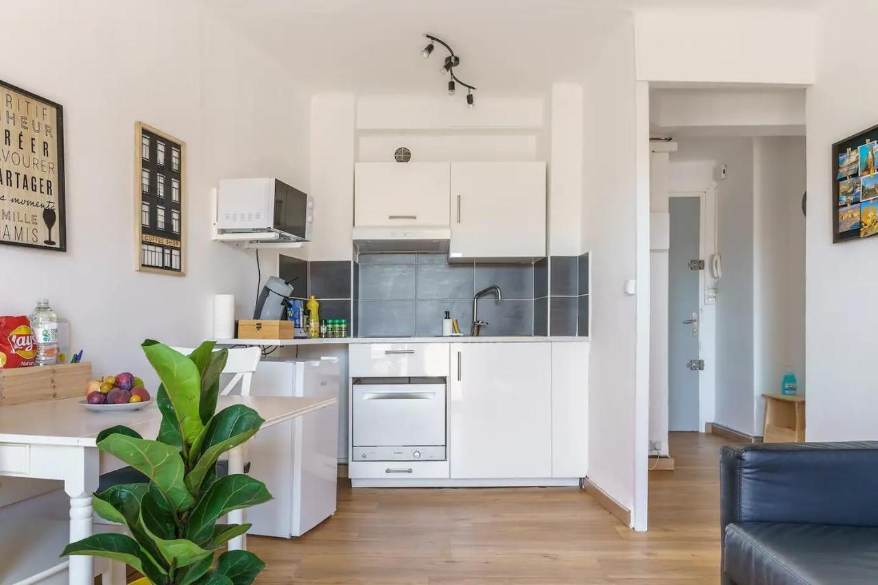 Appartement entièrement rénové, ensoleillé, à 3mn de la Gare St Charles, avec la vue sur Notre-Dame de la Garde Marselha Exterior foto
