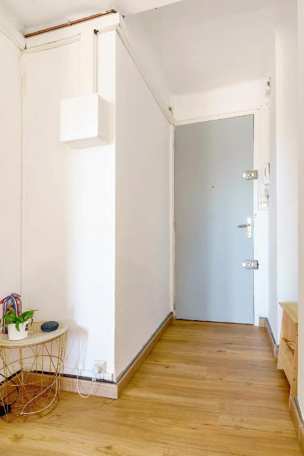Appartement entièrement rénové, ensoleillé, à 3mn de la Gare St Charles, avec la vue sur Notre-Dame de la Garde Marselha Exterior foto